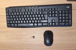 Logitech Tastatur und Maus Set CH Layout schwarz