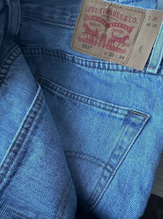 Jeans: 2 Jeans Levi's 501  – Usato da Genève venduto da Kamaro78 1
