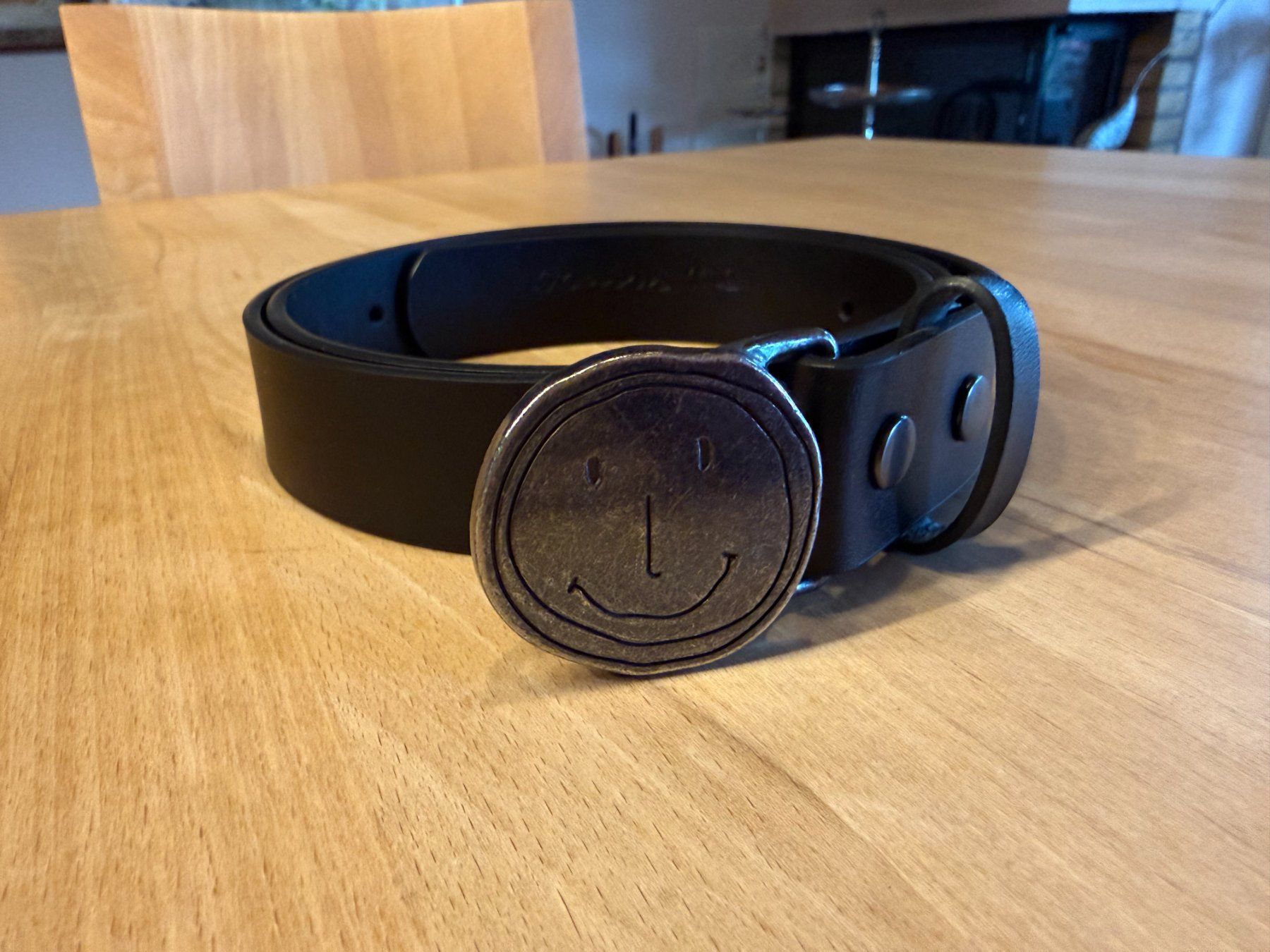 Cinture: Stylish Black Leather Belt – Usato da Russikon venduto da Moc_r7pn