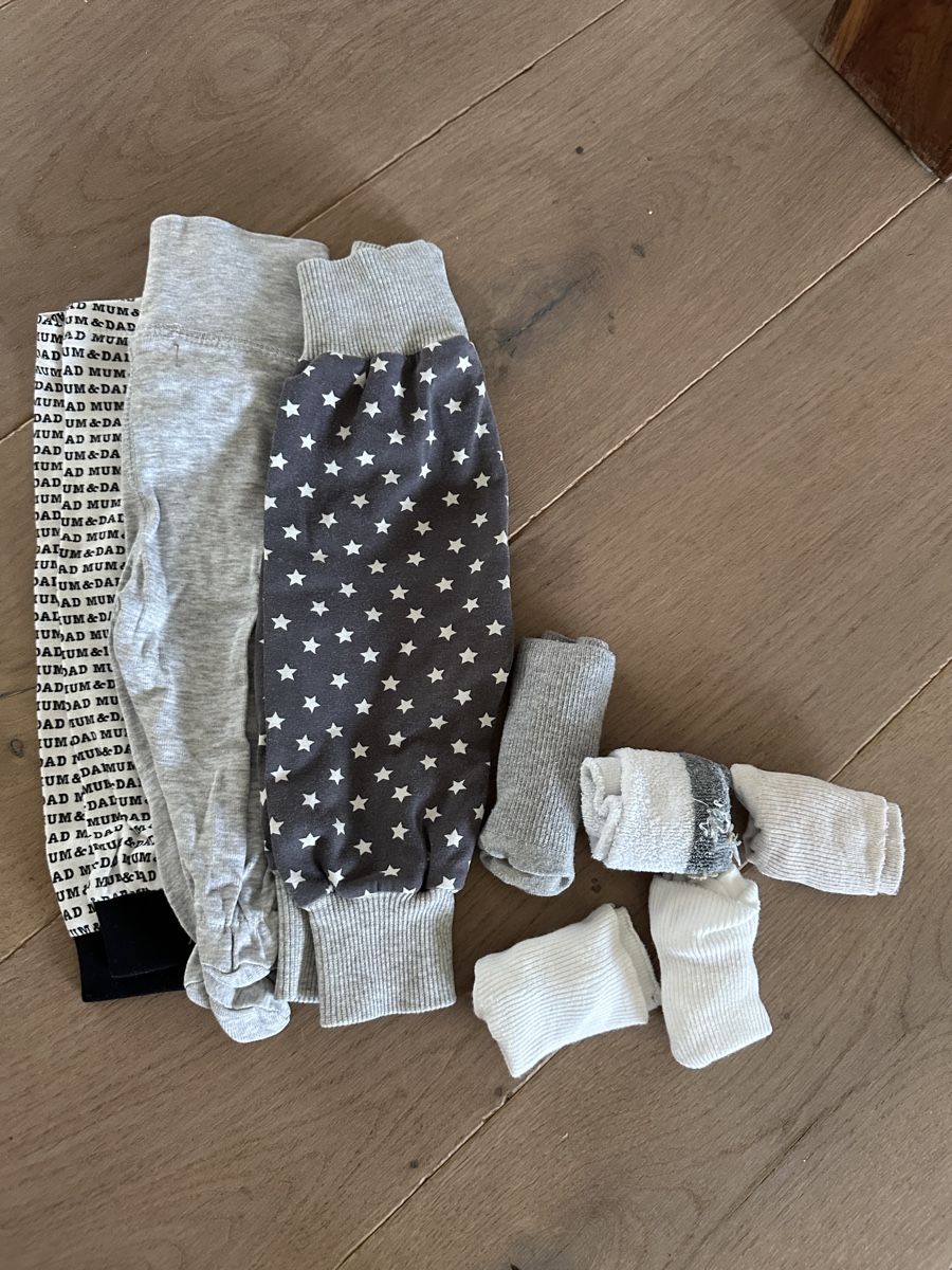 H&M Pantaloni: Babyhosen grau Set Gr. 56 – Usato da Herzogenbuchsee venduto da GyK87