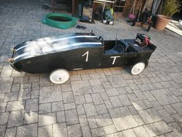 Seifenkiste mit zusätzlichem Elektromotor 