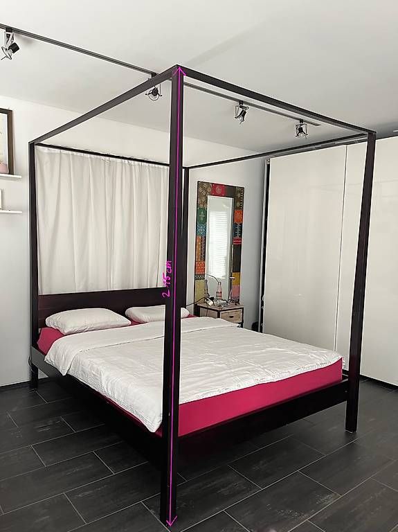 Letti: Himmelbett mit Lattenrost und Matratze – Usato da Schaffhausen venduto da cyn_f7yg 1