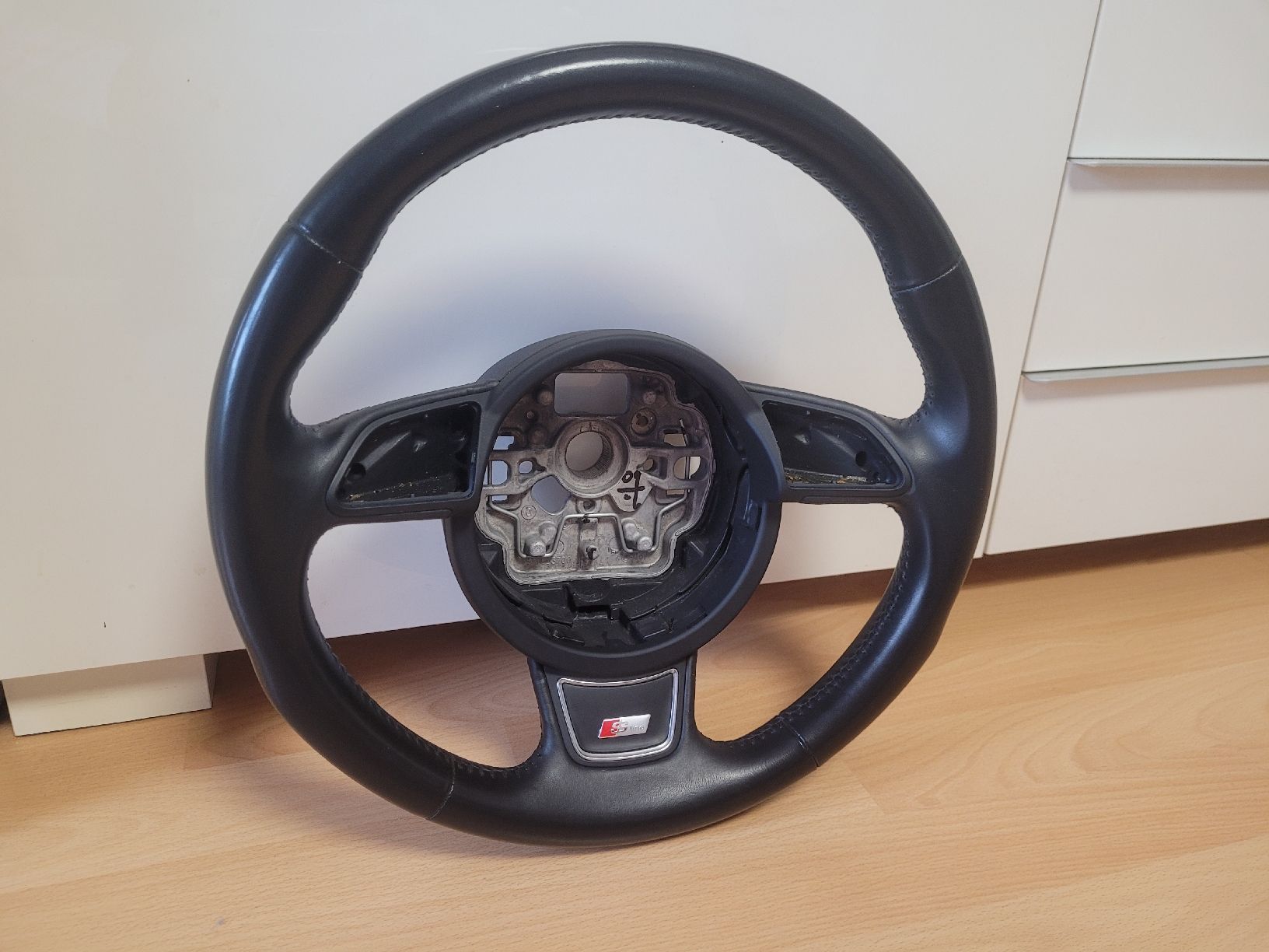 Audi Tutti pezzi di ricambio auto: Volant Audi A1 année 2018 – Usato da Courtaman venduto da Bluejazz