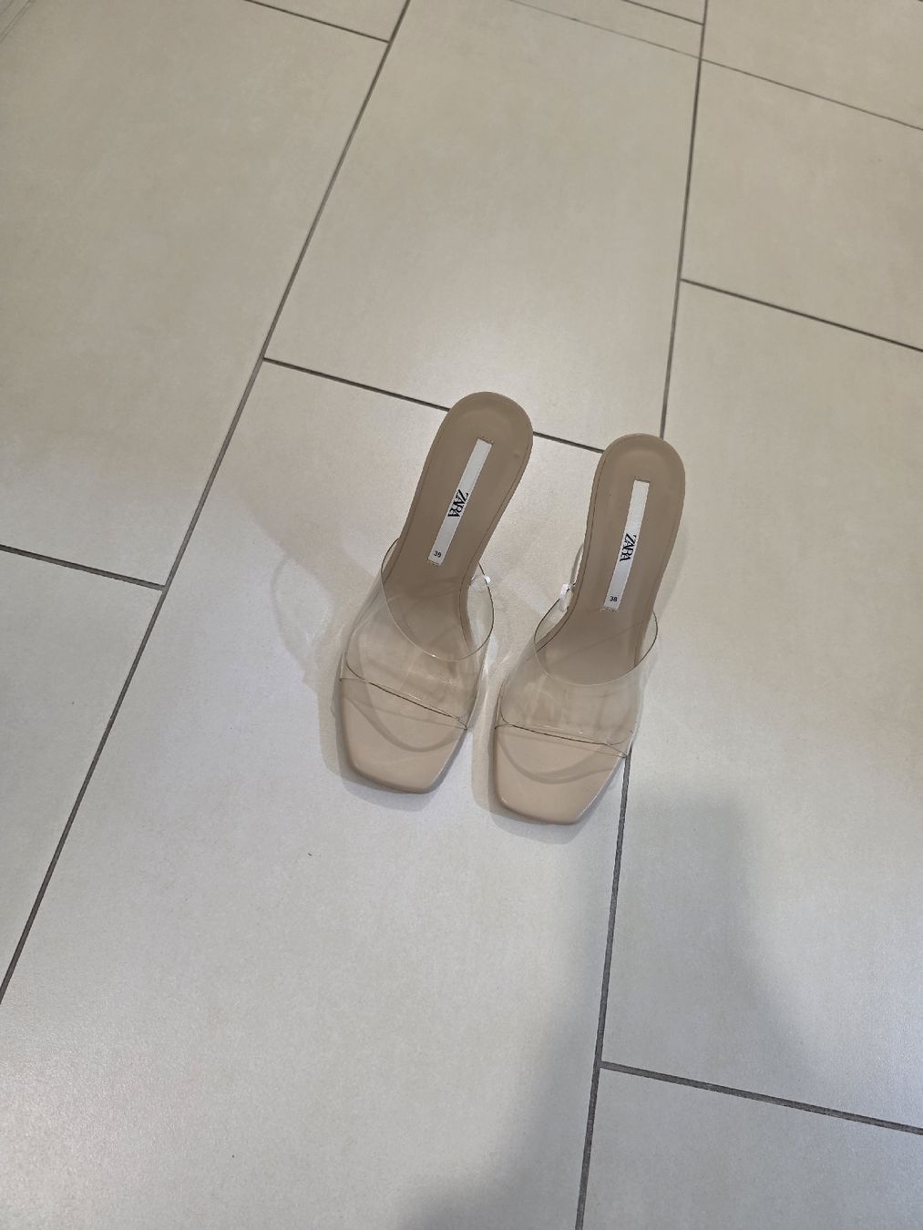 Zara Scarpe da donna: ZARA Pantoletten transparent beige Grösse 38 – Usato da Affoltern am Albis venduto da Ebruli89 1