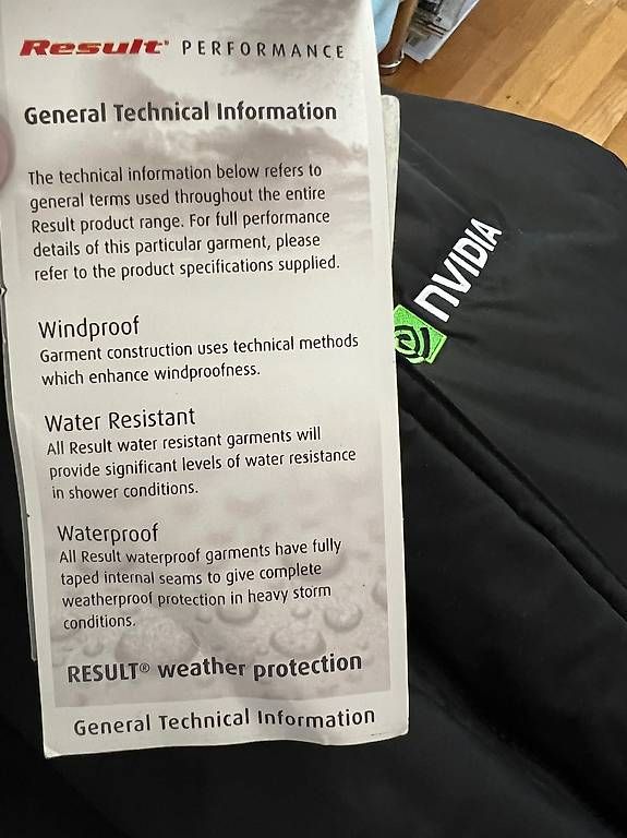 Gilets & Westen: NVIDIA Result Performance Outerware Gilet mit Logo L – Neu und originalverpackt aus Ehrendingen von Veiga 4