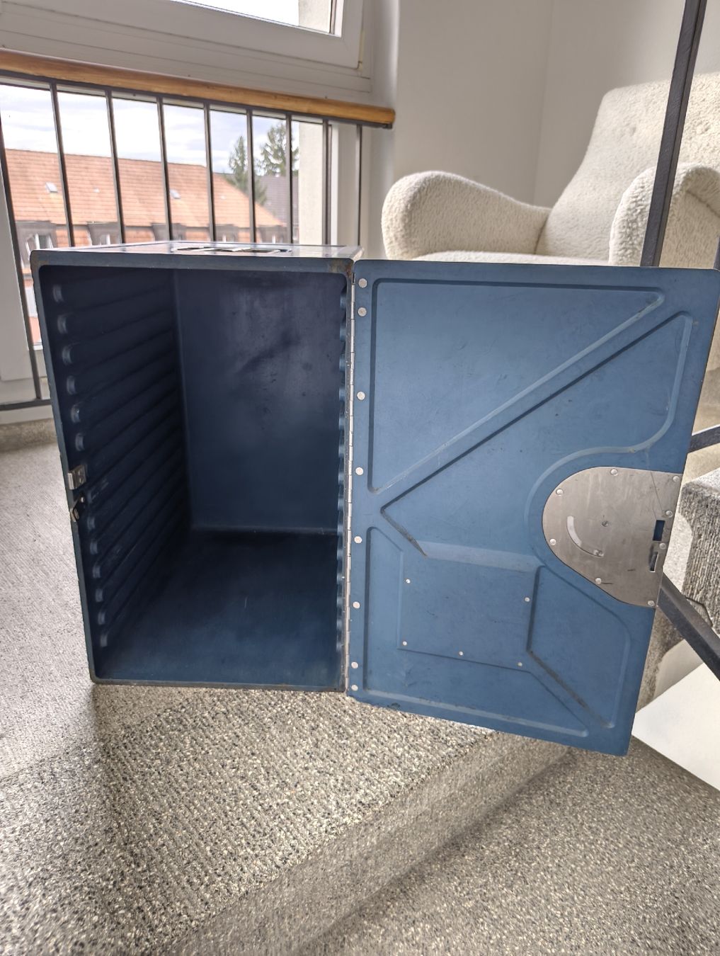 Baucontainer: Alter Swissair Bord-Container – Gebraucht aus Zürich von BK8000 2