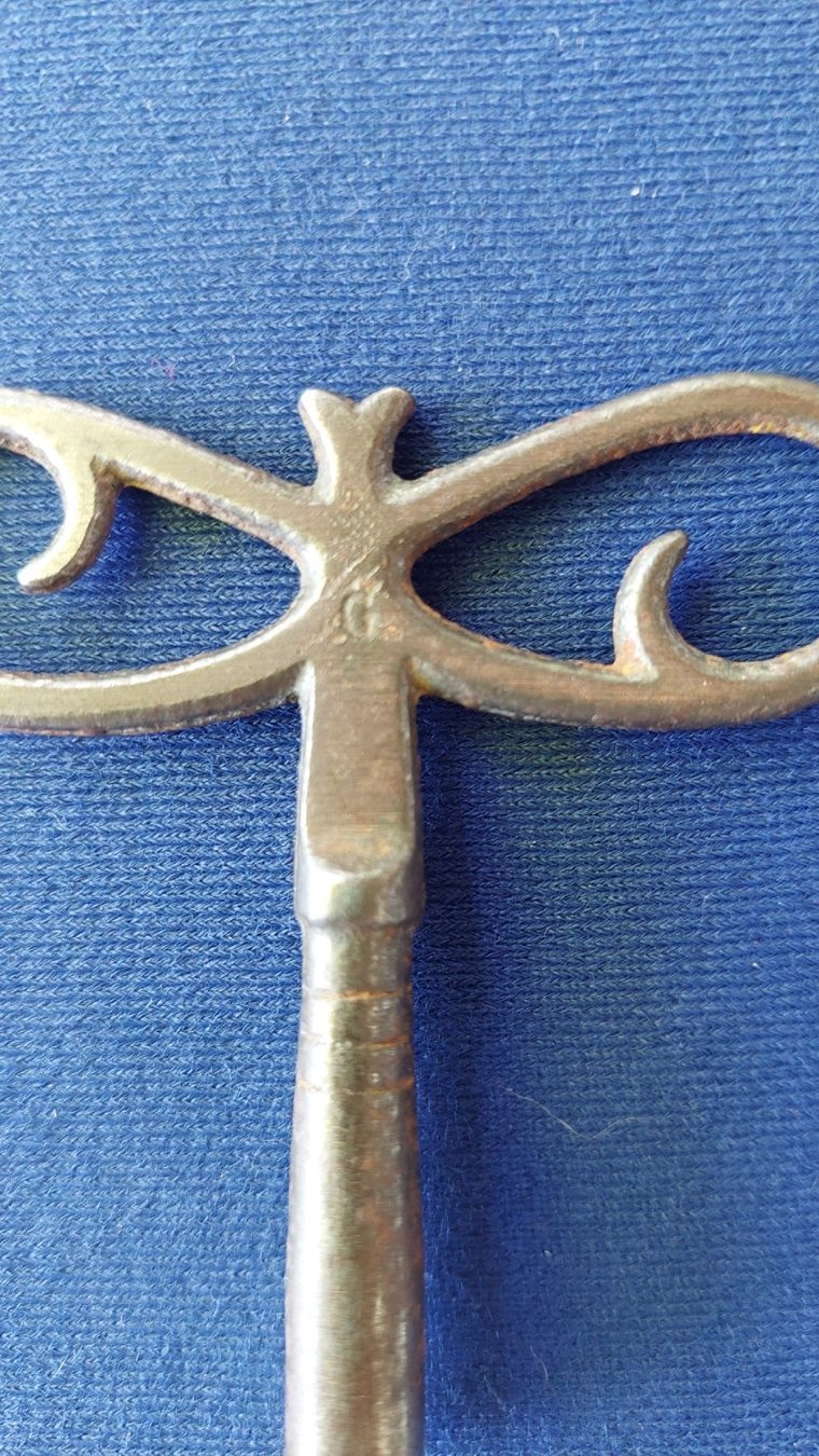 Schlüssel: Clef ancienne pour remonter les pendules – Gebraucht aus Marsens von jogocade 2