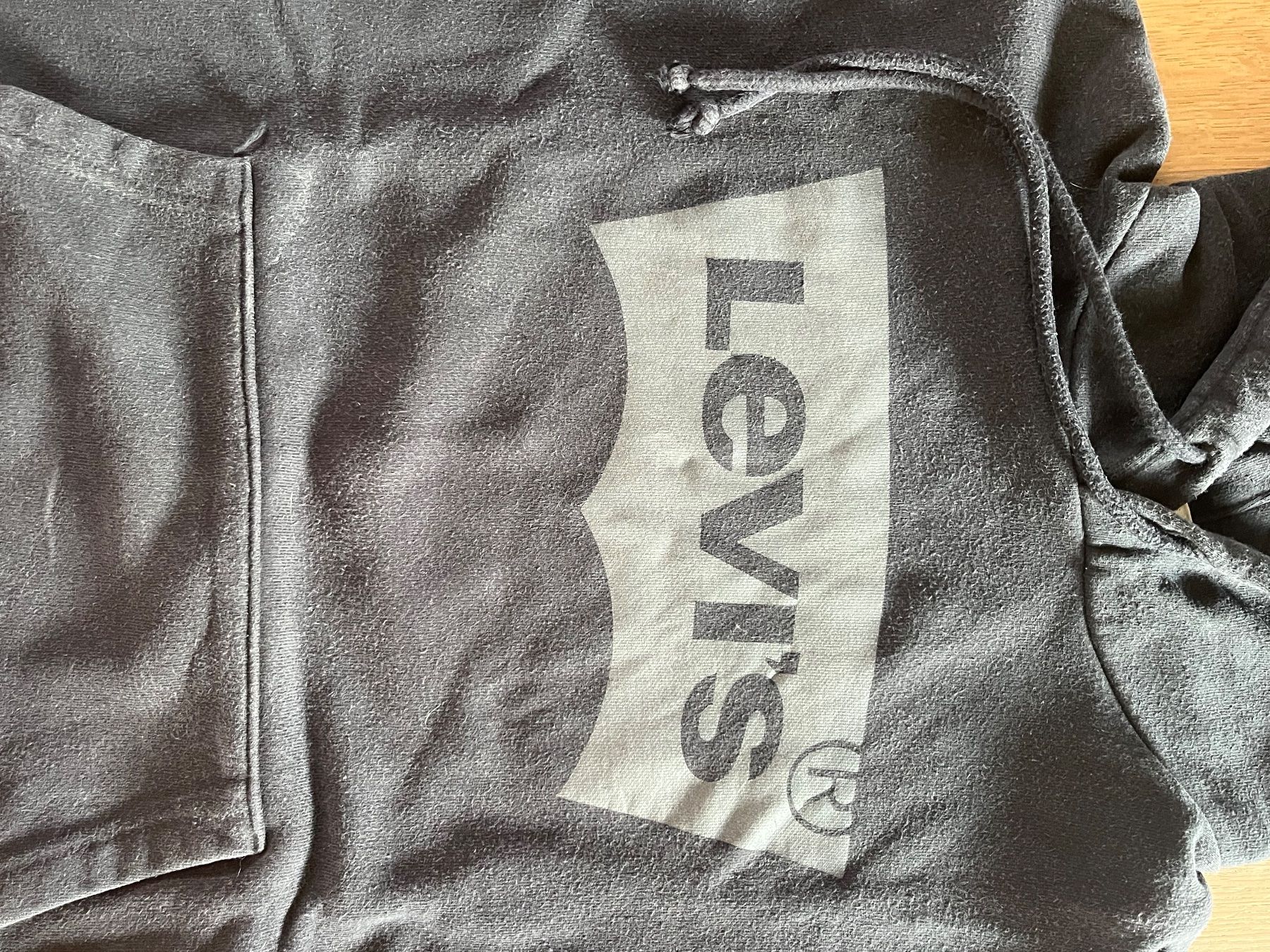 Levi's Maglioni & Felpe: Levi's Pullover schwarz – Usato da Laupen BE venduto da lee_ym6v 3