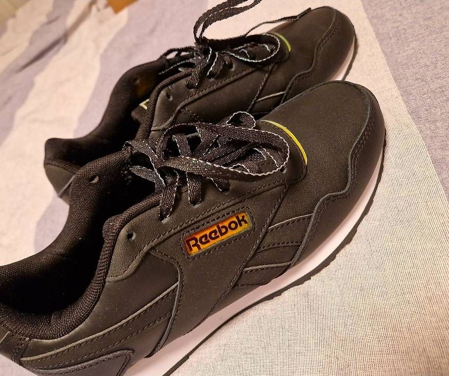 Reebok Chaussures femmes: Reebok 38Gr. – D'occasion à Luzern par maji87