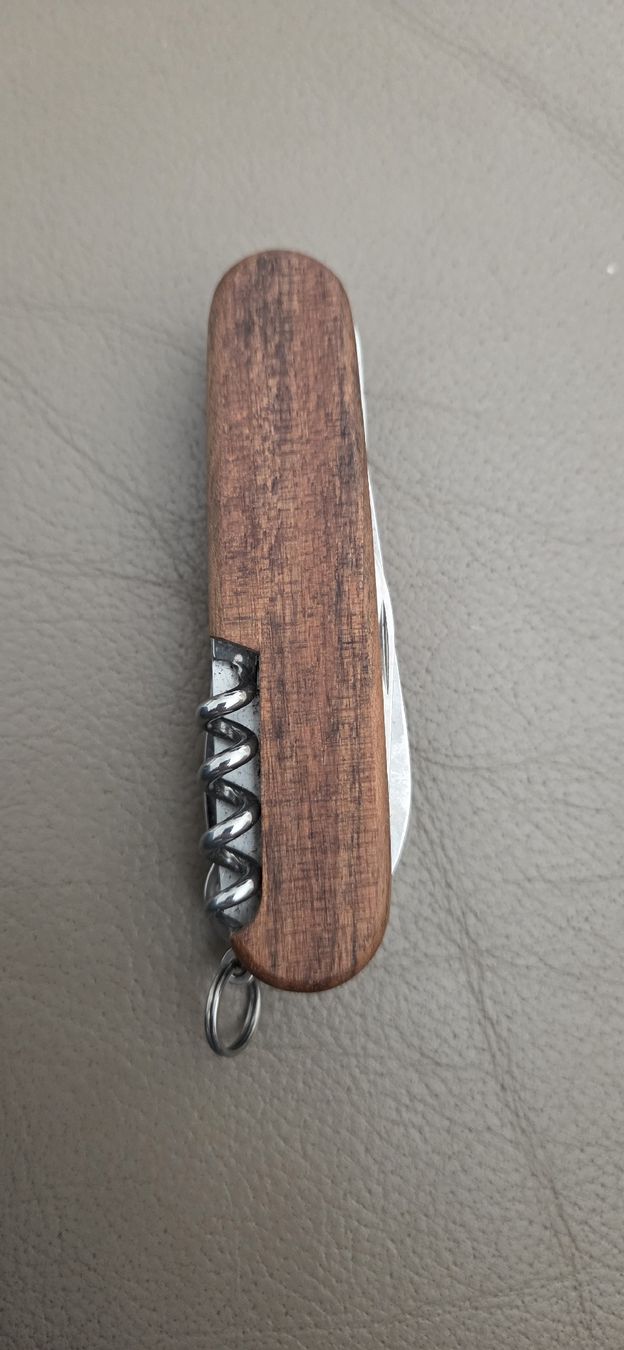 Victorinox Coltelli tascabile: Victorinox Taschenmesser  – Usato da Basel venduto da RekaR 1
