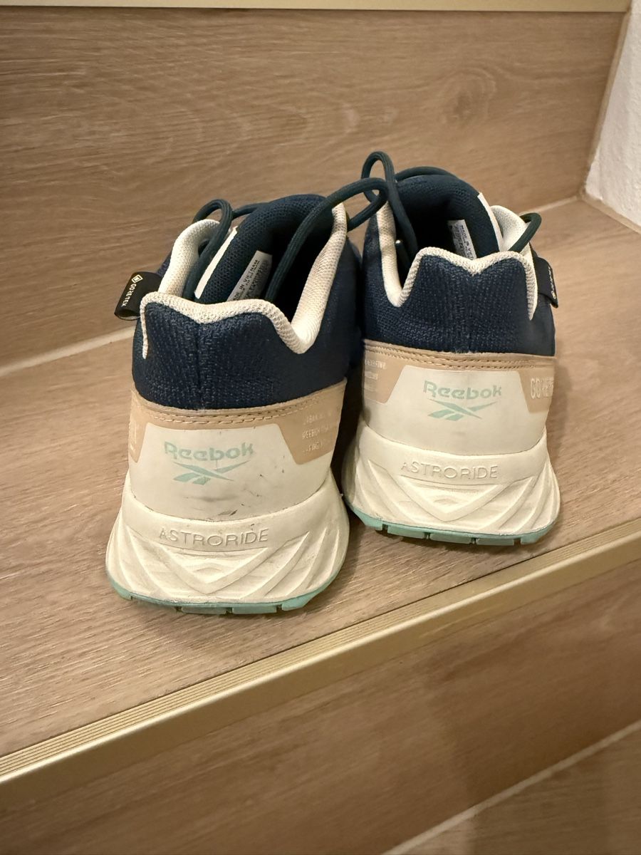 Reebok Scarpe da donna: Reebok Astroride Gore-Tex Grösse 41 – Usato da Schönenbuch venduto da Corinne040 2