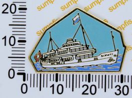 Pin Schiff "Schwyz" Vierwaldstädtersee mit Luzernfahne ?!?!
