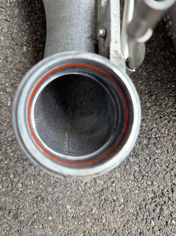 Tutti pezzi di ricambio auto: Audi S4 B5 Ladeluftverrohrung – Usato da Zug venduto da Edvard10 2
