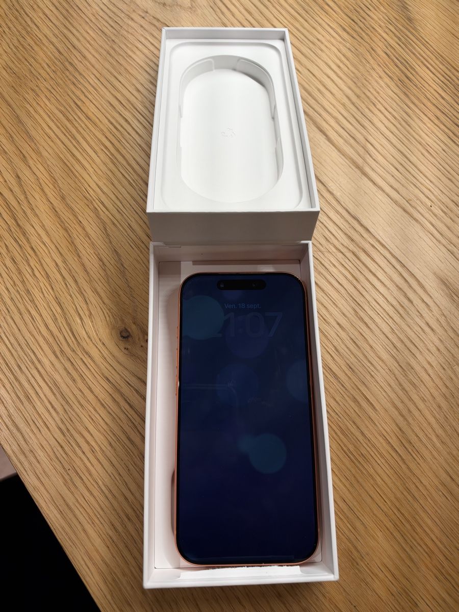 Apple Telefoni cellulari / Smartphones: iPhone 17 pro orange état comme neuf – Usato da Flendruz venduto da Legregfeurer 4