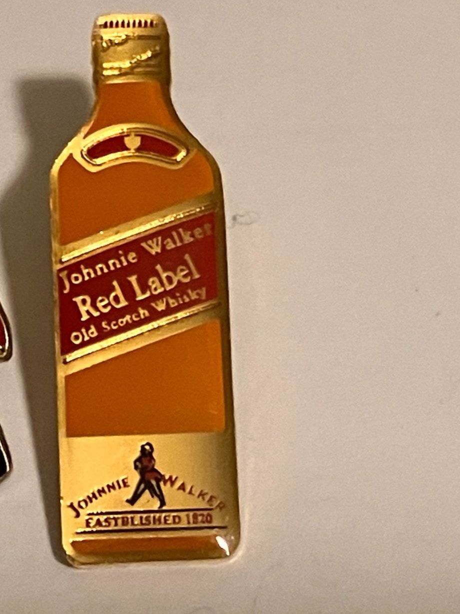 Plaketten & Abzeichen: 1 Pin Johnnie Walker Red Label – Gebraucht aus Basel von djwwpp