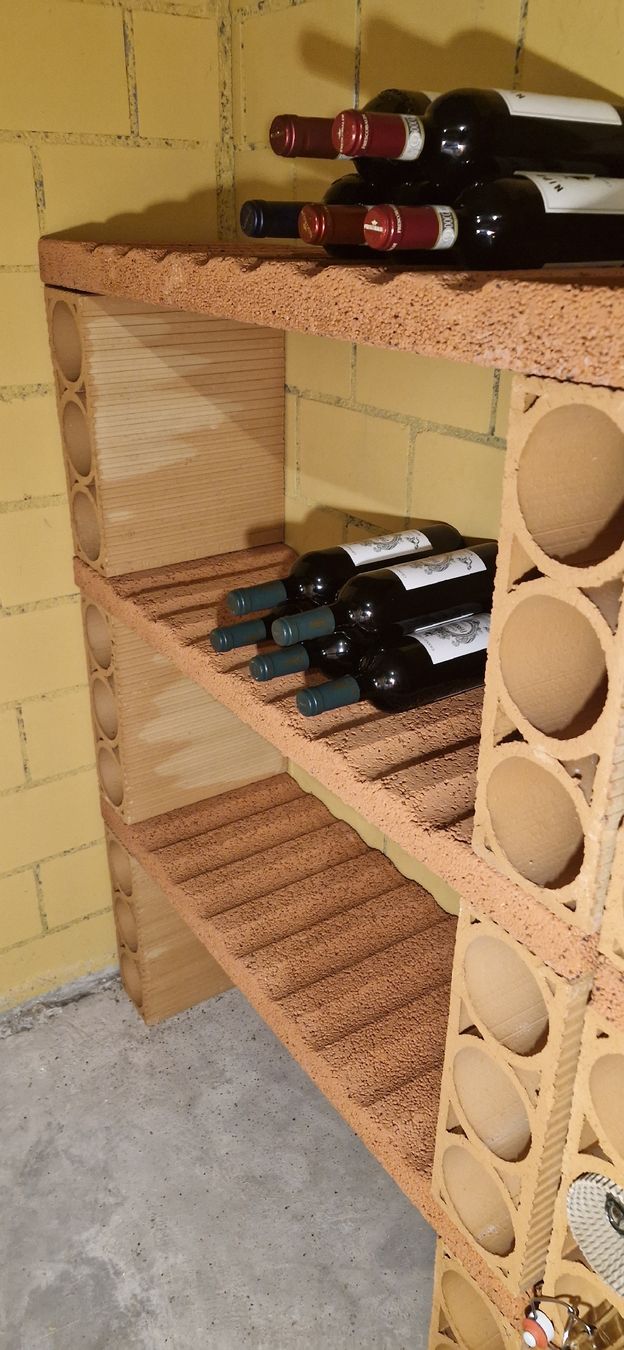 Scaffali: Massives Weinregal aus Ton – Usato da Bazenheid venduto da Riesling69
