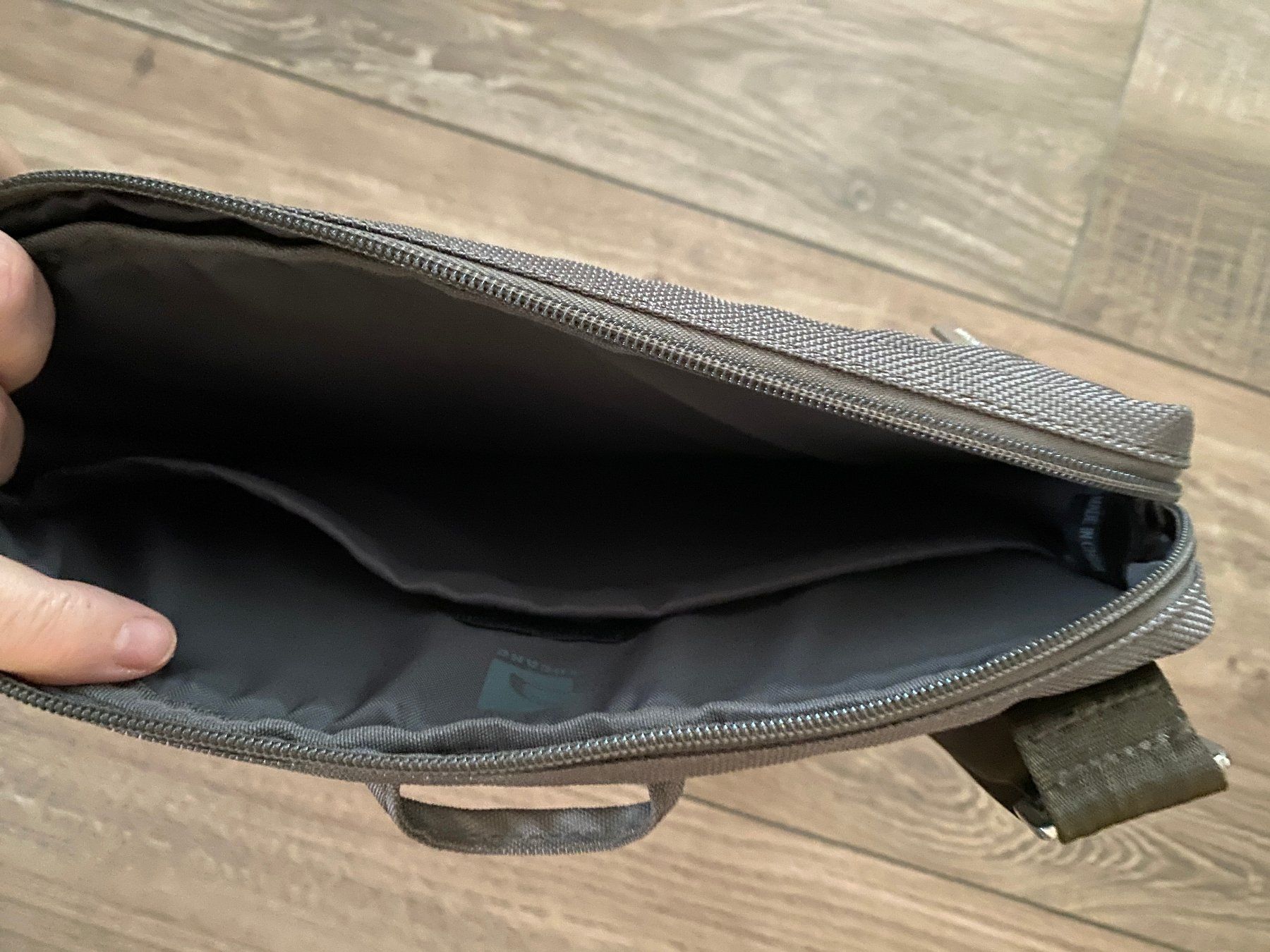 Valigie & Borse: sac ordinateur – Nuovo (secondo la descrizione) da Confignon venduto da sandracorelli 2