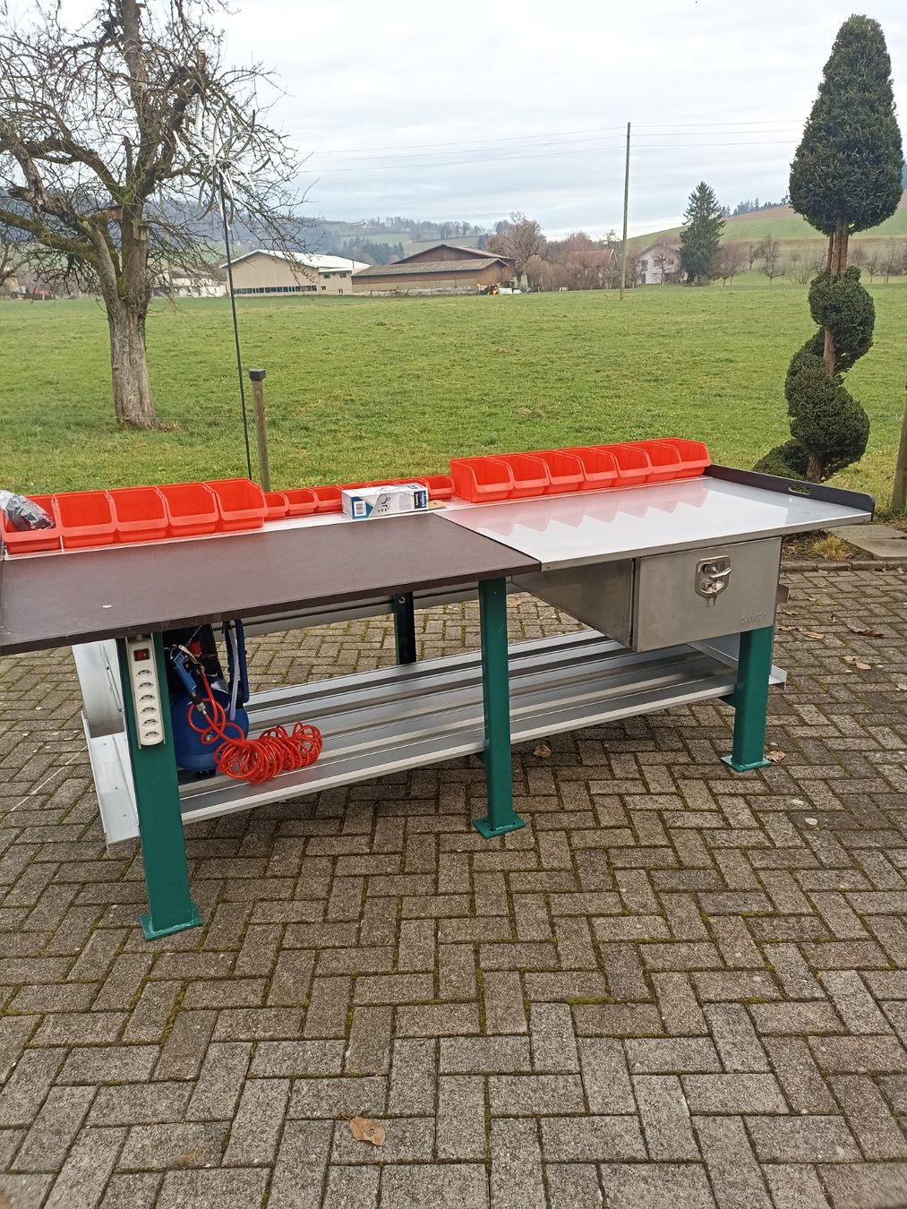 Banchi da lavoro: Werkbank mit Schublwde – Usato da Grosswangen venduto da dini13 9