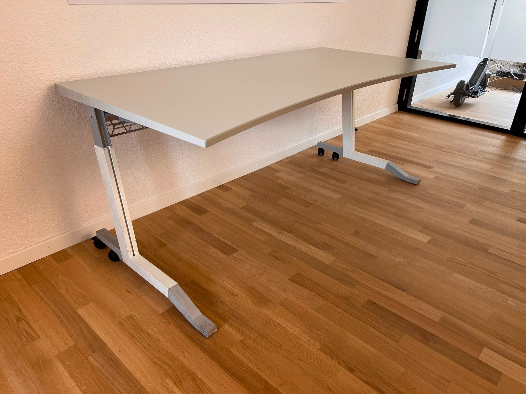 Schreibtische: 1x Schreibtisch Büro Elan – Gebraucht aus Safenwil von melvoo 2