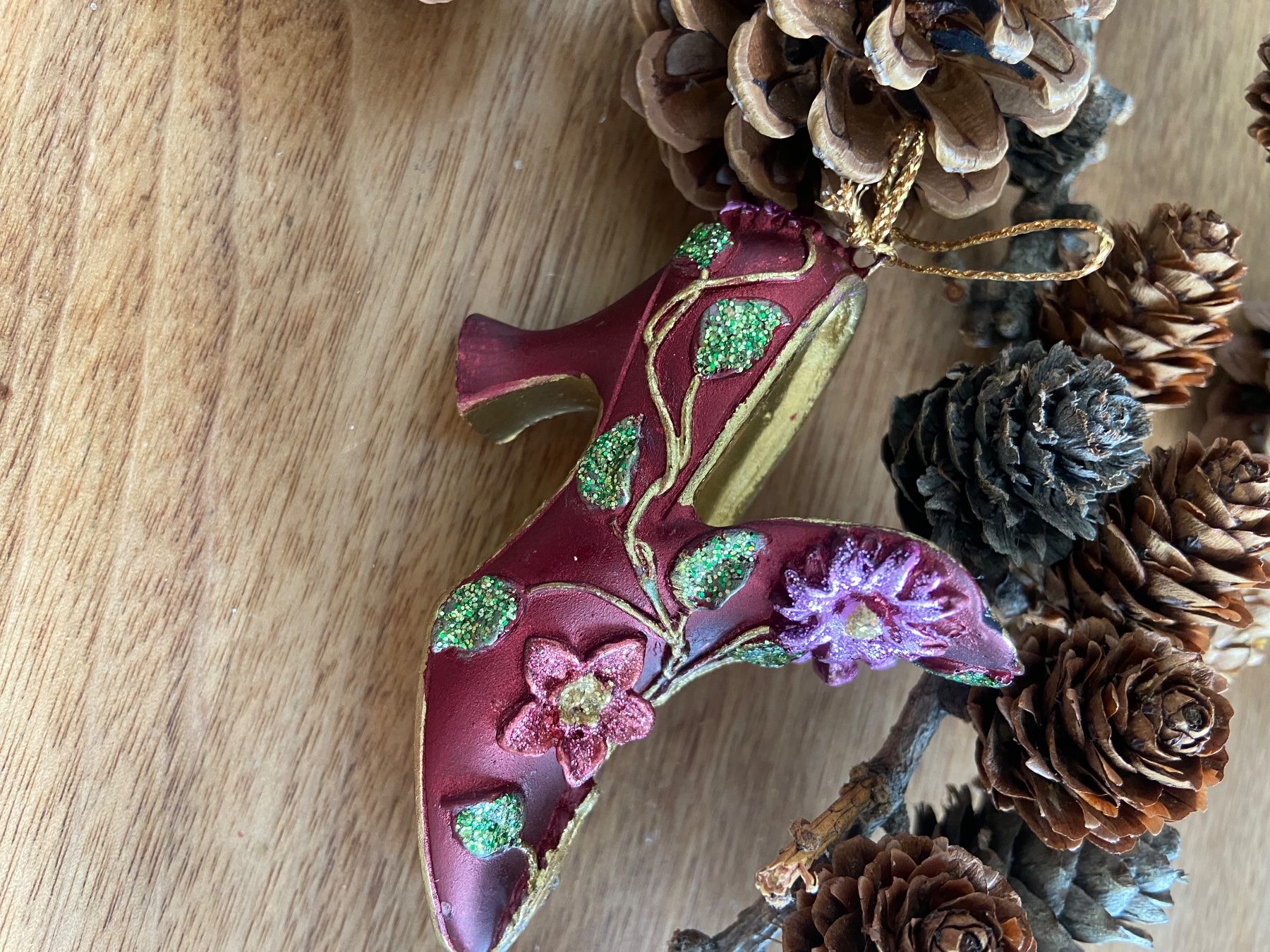 Tutte le decorazioni: Schuh-Anhänger mit Blumen, goldig, romantisch, ein Hinguc... – Usato da St. Gallen venduto da luzi06 7