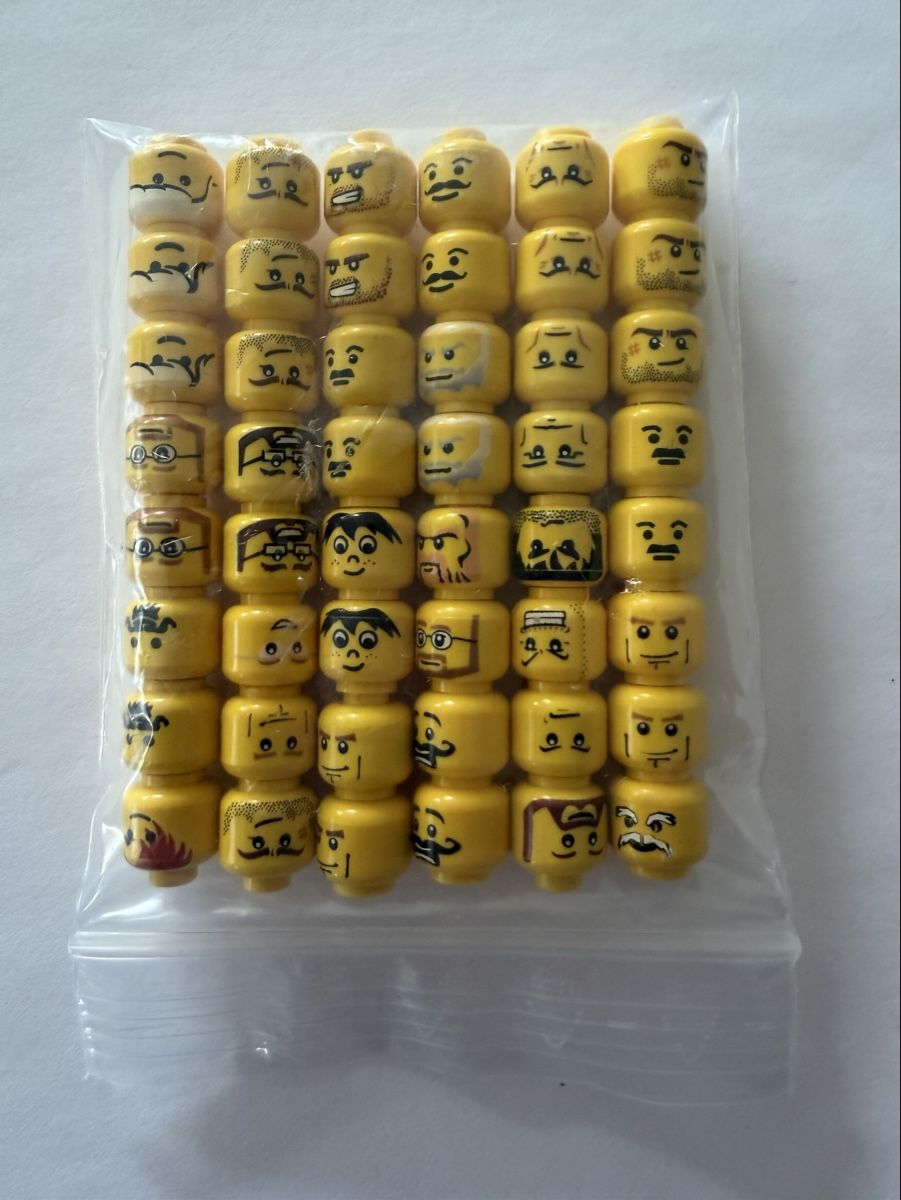 Lego Giocattoli: Lego Minifiguren Köpfe, Mix, 48 Stück  – Usato da Rheinfelden venduto da zim_2hqc