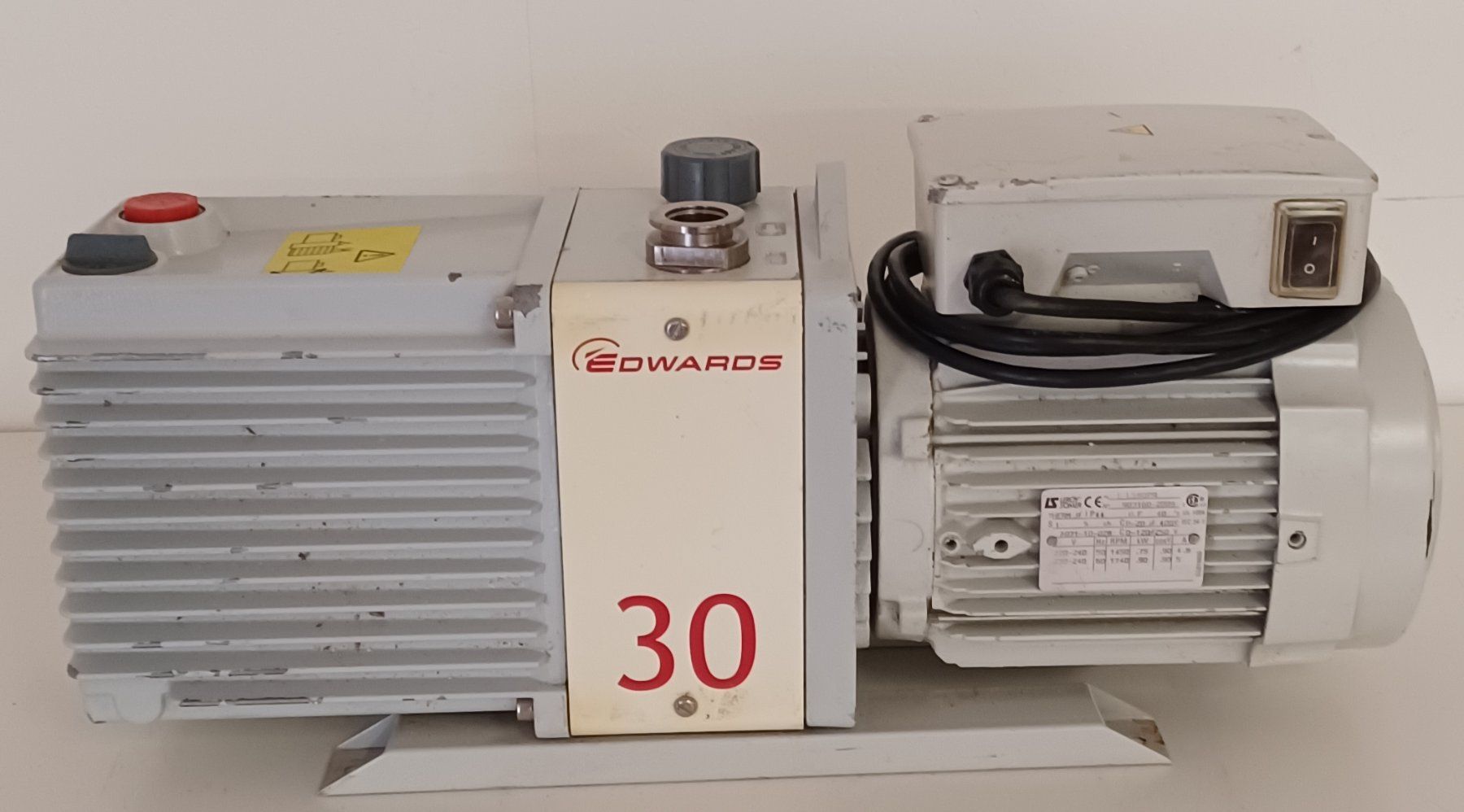 Accessori da laboratorio: Edwards 30 LS590 rotary vacuum pump – Usato da Niederdorf venduto da LeptonAG_Labor 4