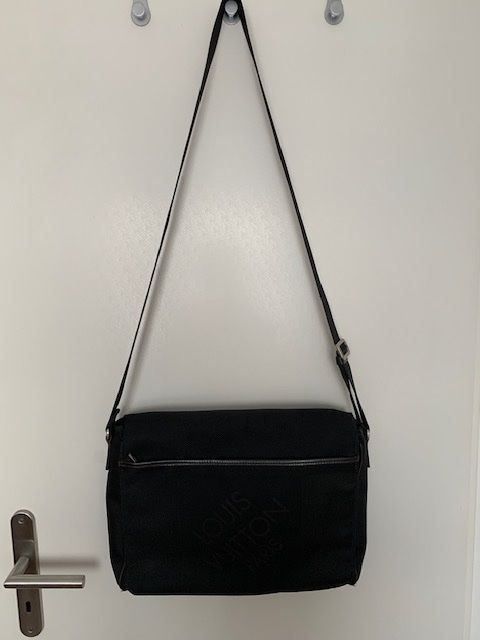 Louis Vuitton Borse: Louis Vuitton Messenger Bag – Usato da Horgen venduto da Hotrova448