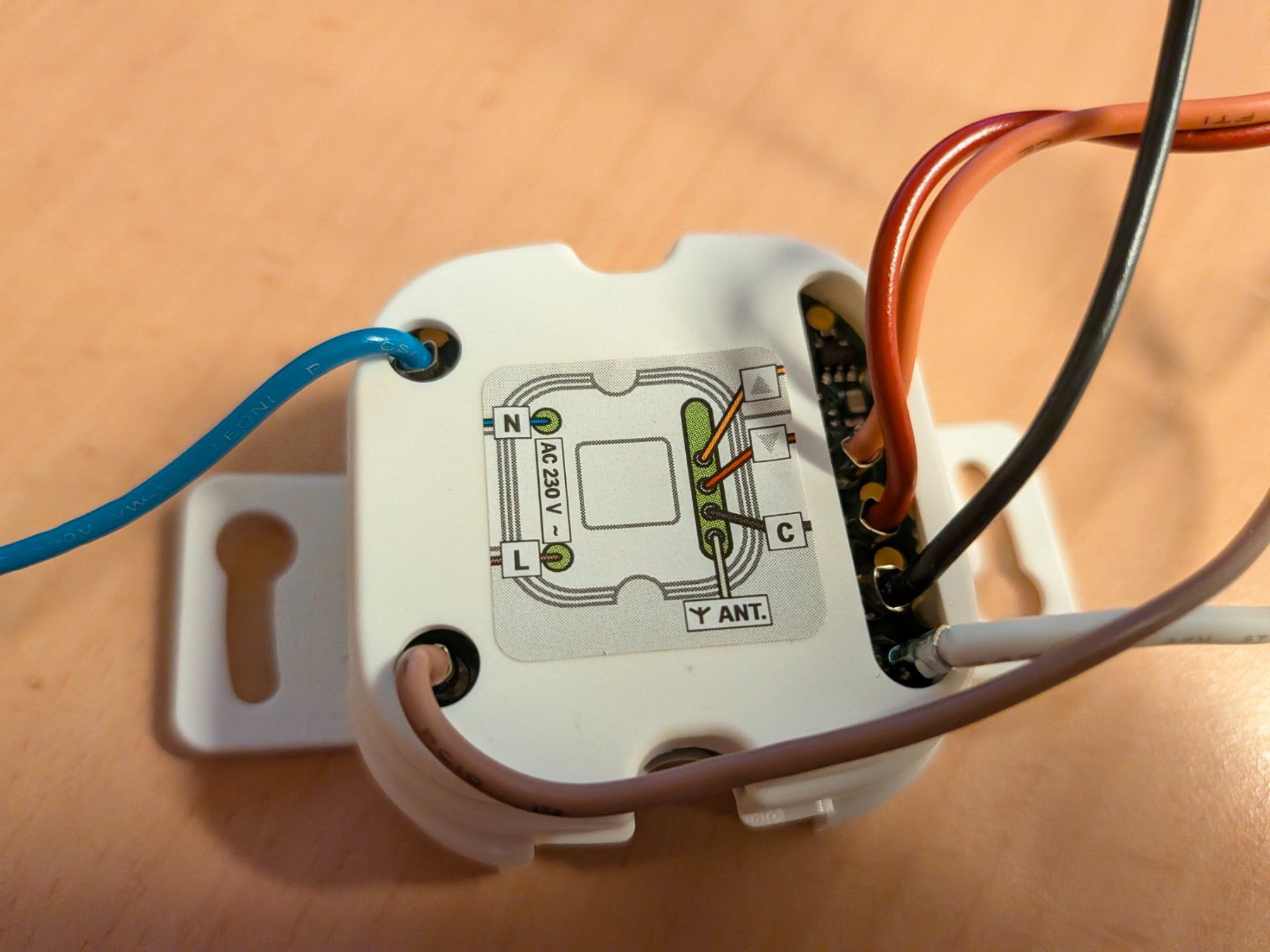 Componenti elettronici: Velux KLF 050 Elektrisches Schalter-Interface – Usato da Neuenegg venduto da Epimorph 2