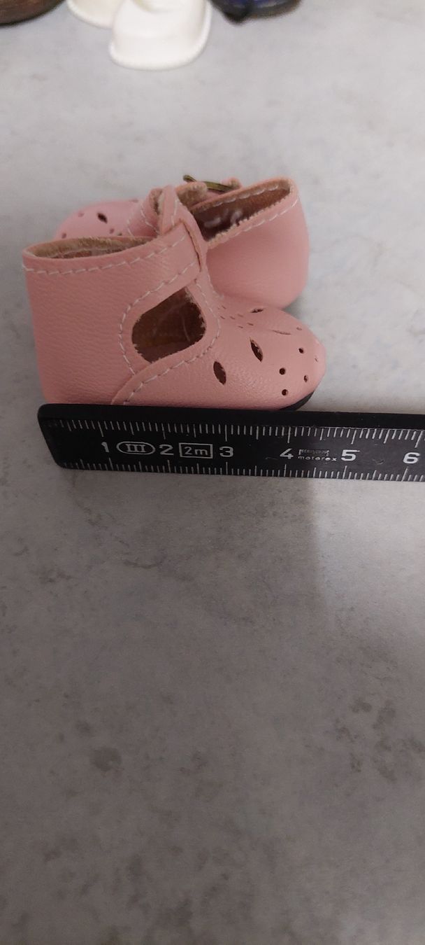 Bambole: 5Paar Puppenschuhe  – Nuovo (secondo la descrizione) da Muri AG venduto da nindo1 2