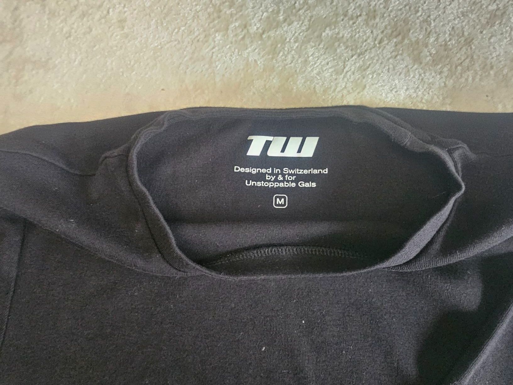 Tally Weijl Top: kürzeres Langarm- Oberteil – Usato da St.Gallen venduto da amaka01 1