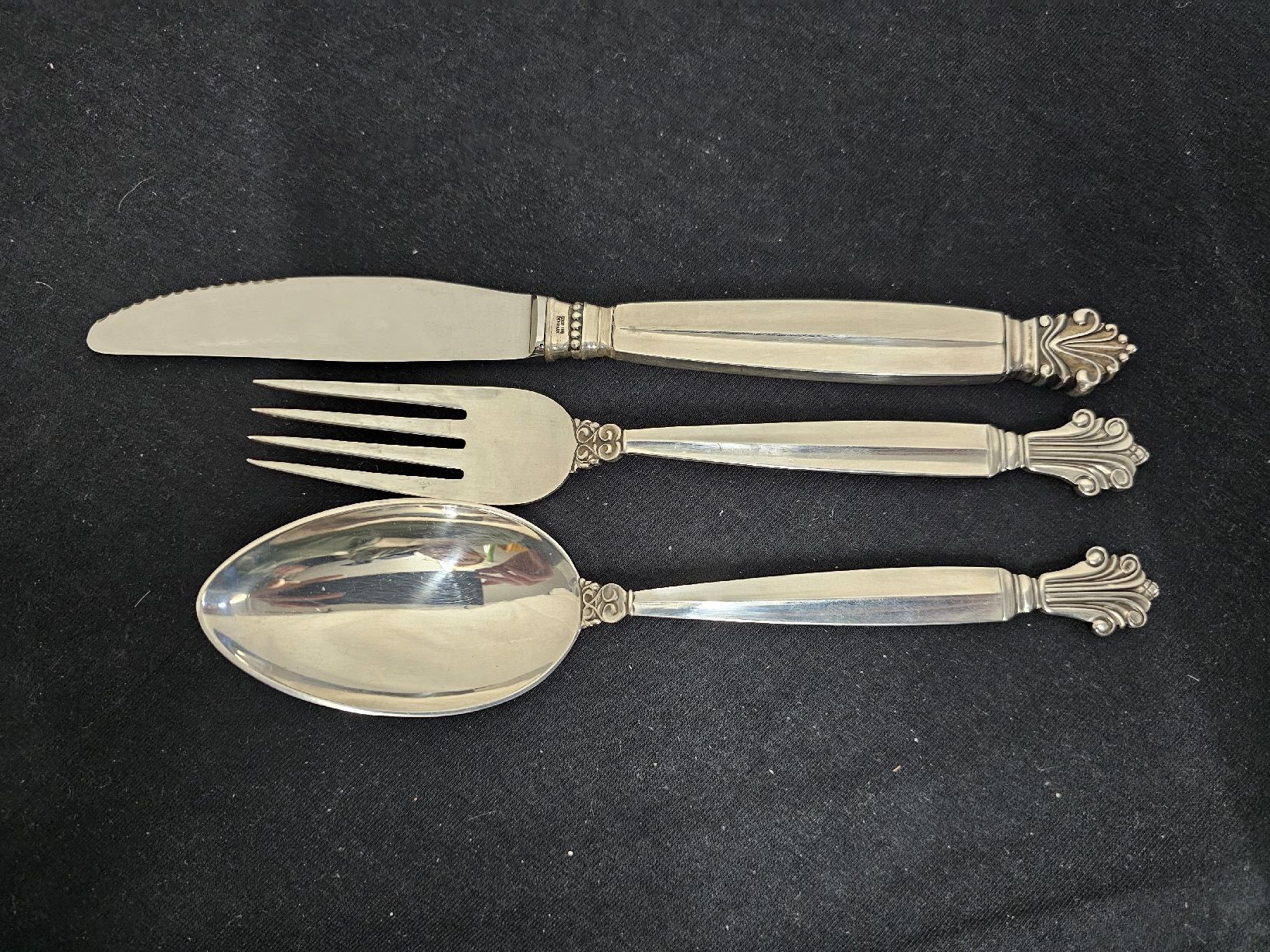 Jensen Bestecksets: Silberbesteck 3-teilig, Messer, Gabel, Löffel Jensen – Gebraucht aus Wolfertswil von Antiko 7