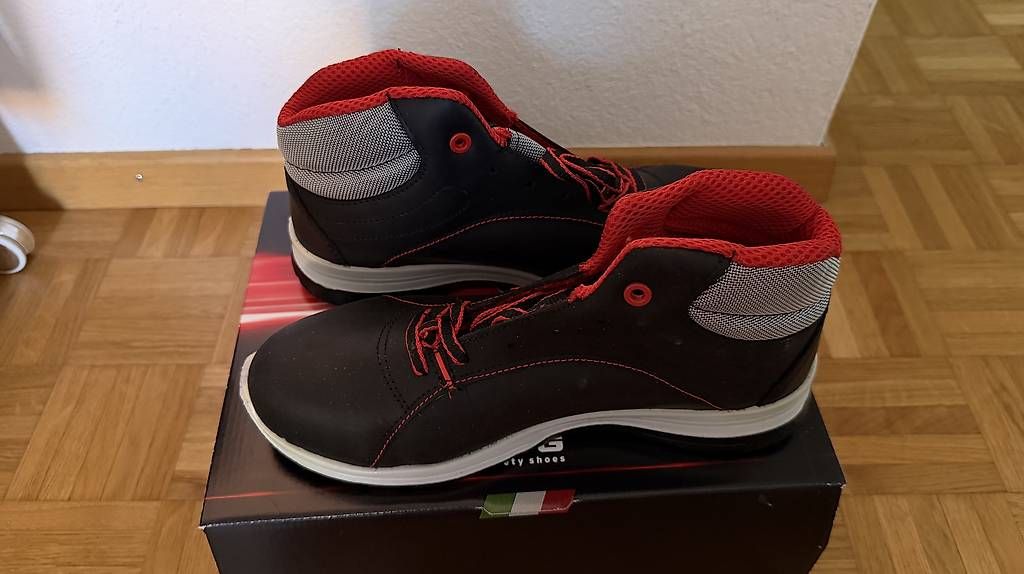 Scarpe da uomo: Ducati arbeits Schuhe  – Usato da Fehraltorf venduto da Cris25m 1