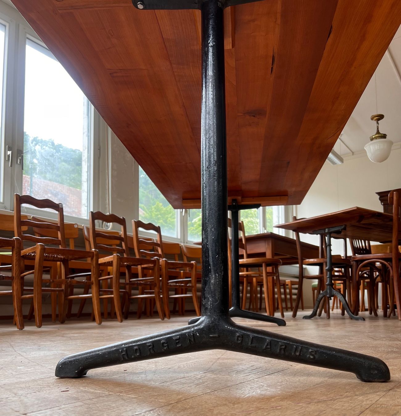 Tavoli: Kirschbaum - Beizentisch, Horgen Glarus – Usato da Tecknau venduto da smoothtentacles 2