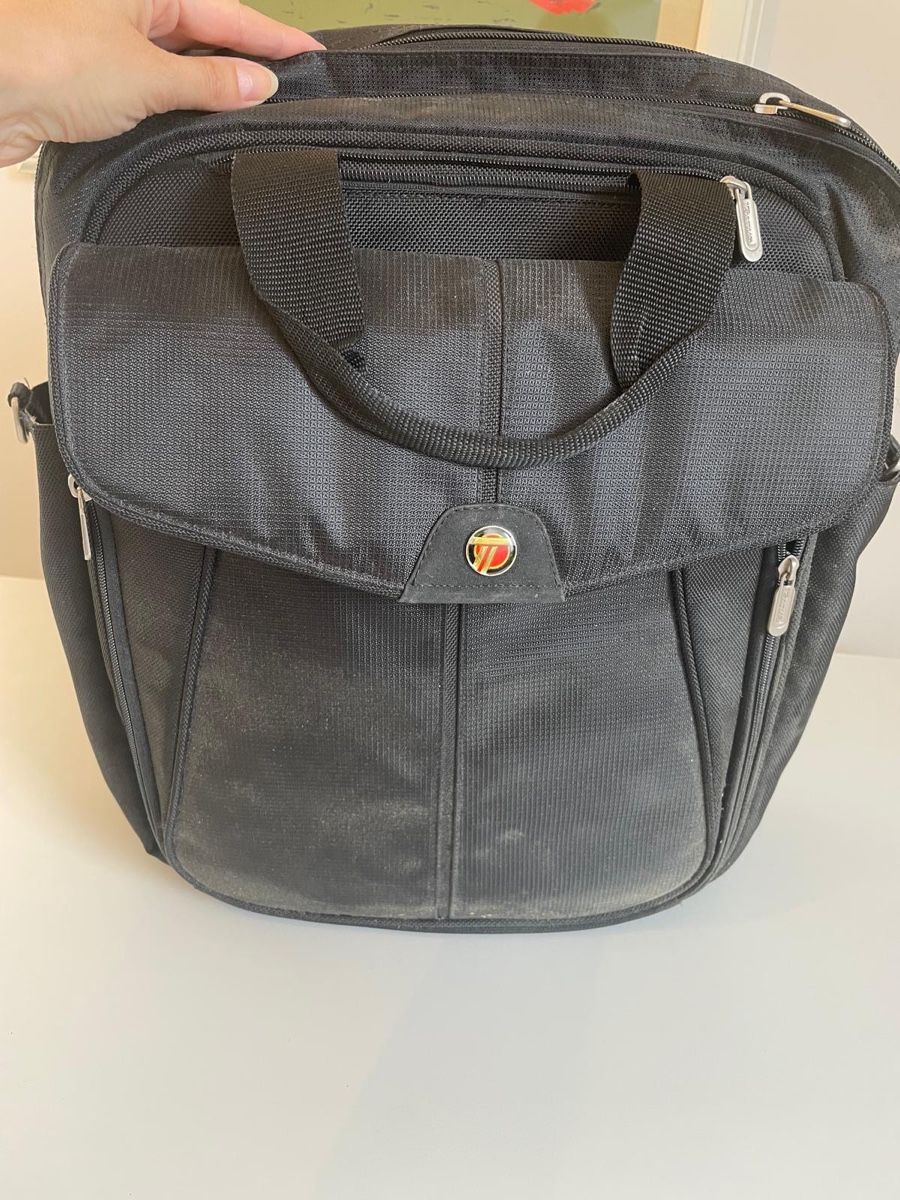 Targus Zaini: Targus Laptop Rucksack / Umhängetasche schwarz – Usato da Basel venduto da Ch2005