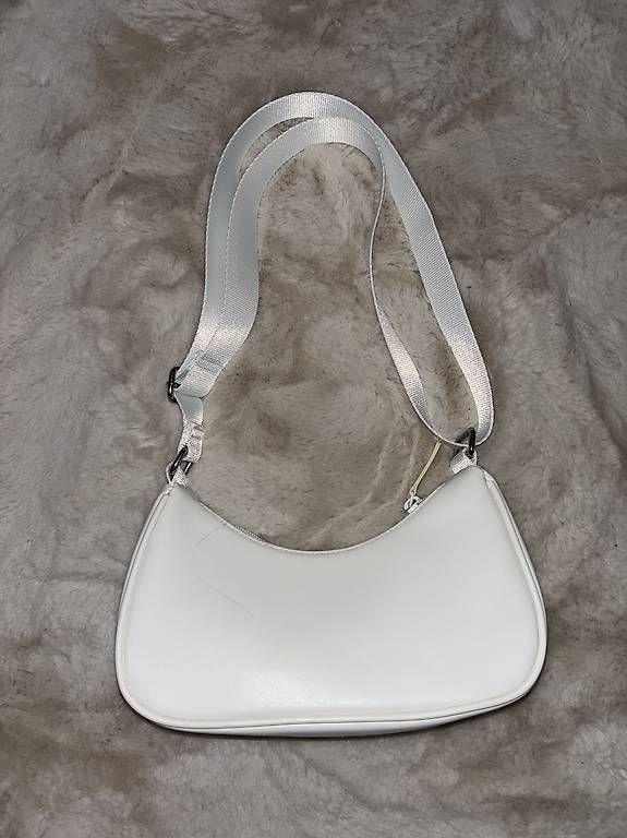 Sacs femmes: Verschiedene Taschen – D'occasion à Binningen par Eldissa 2