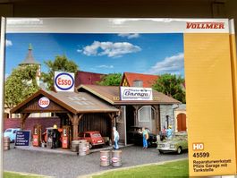 Vollmer 45599, Garage mit Tankstelle. Spur H0