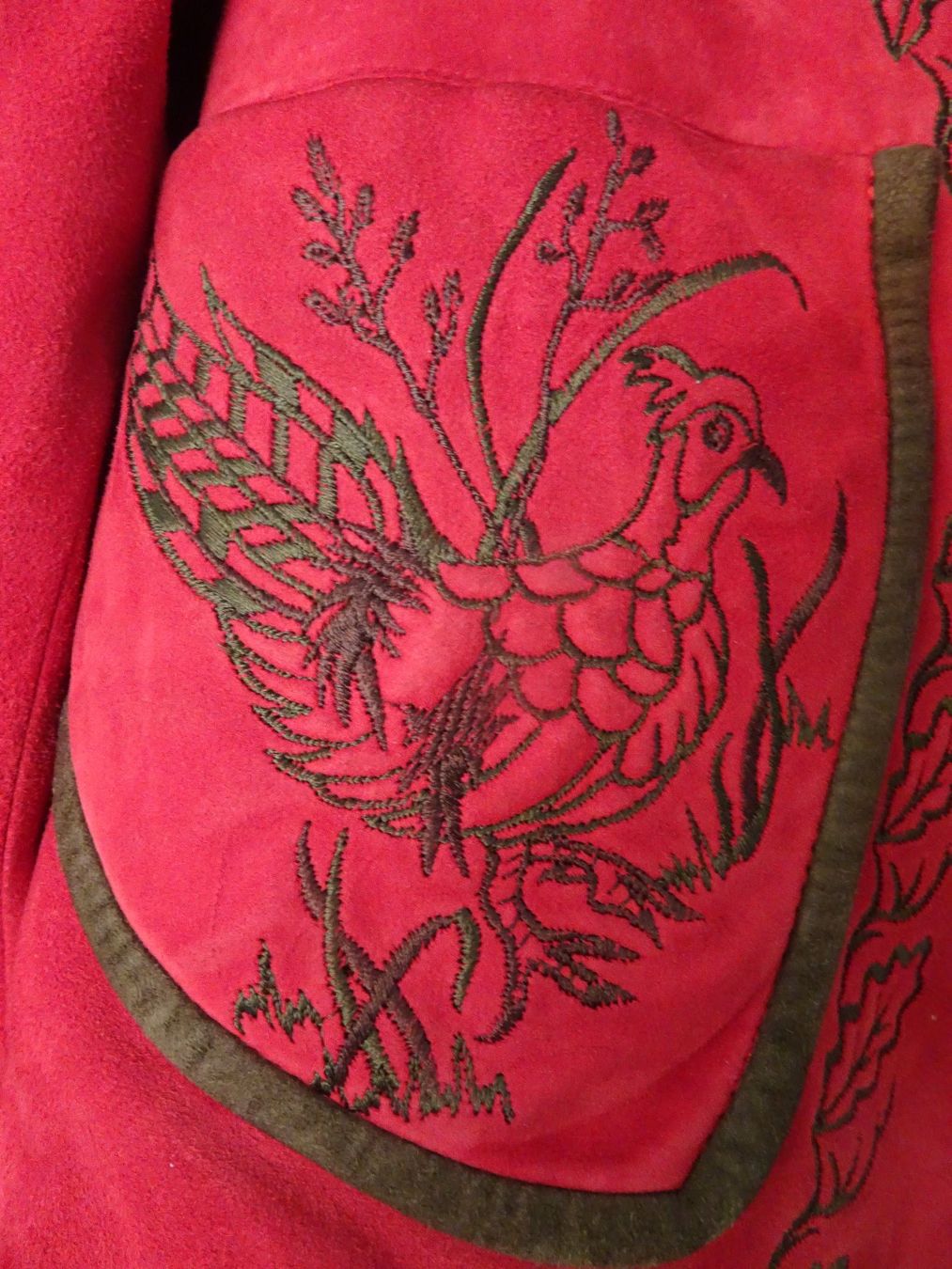 Completi & Tailleur: Wunderschöner Wildleder-Hosenanzug – Nuovo (secondo la descrizione) da männedorf venduto da purzelchen 2