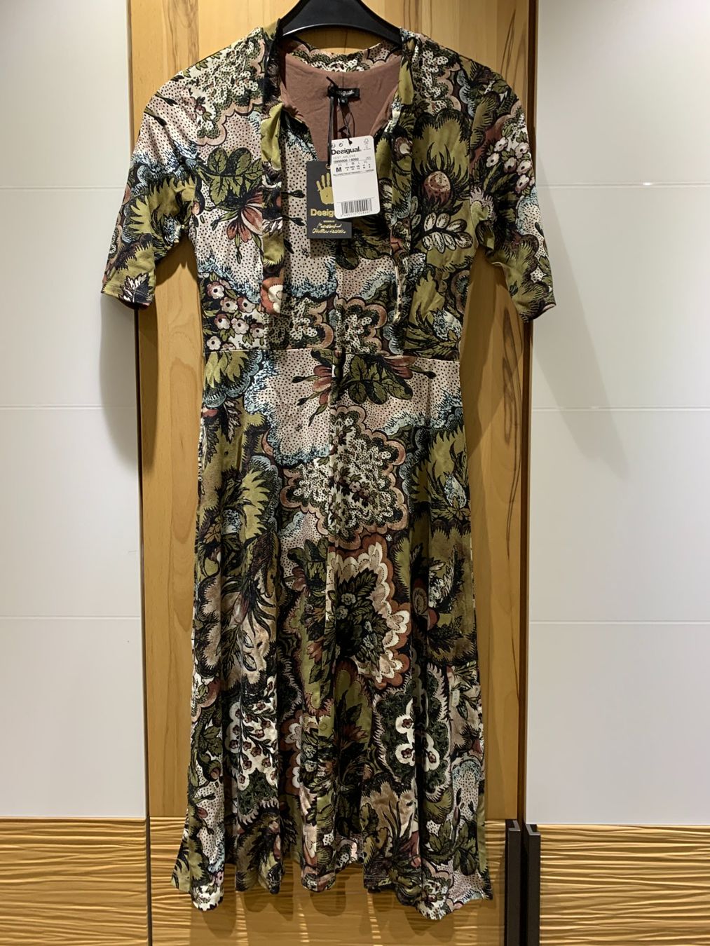 Desigual Vestiti: Desigual Kleid Gr. M - Neu mit Etikett – Nuovo e nell'imballaggio originale da Rengg venduto da kindle02