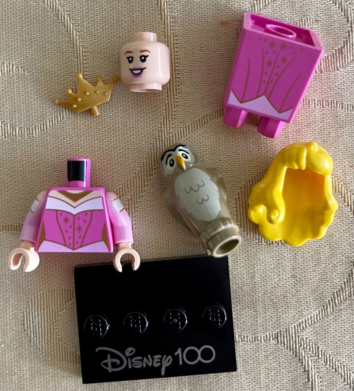 Lego Kit di costruzioni: Lego Minifigure Disney 100 - Aurora – Usato da Höri venduto da PSMarinho