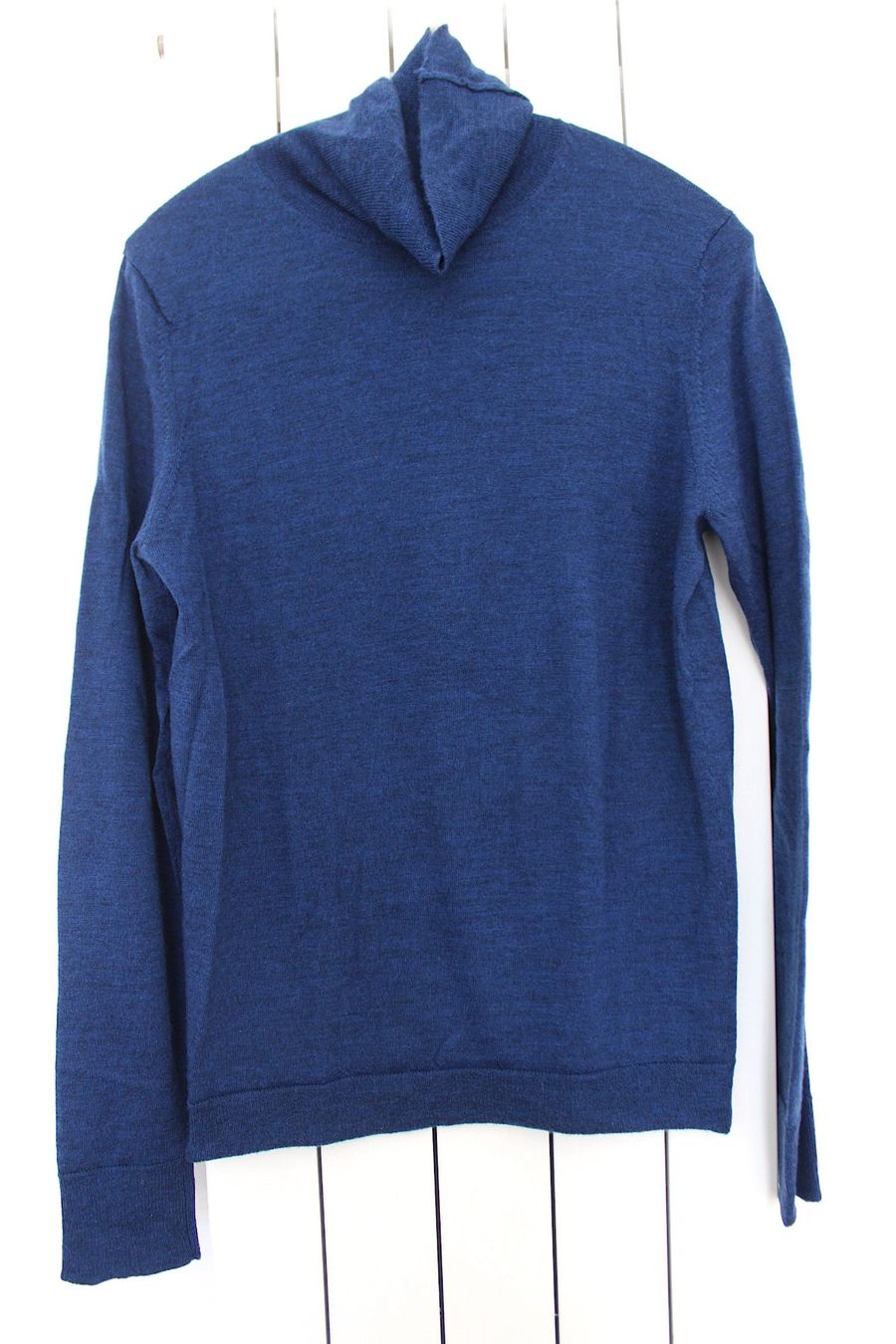 Maglioni & Felpe: Blauer Rollkragen Pullover Gr. M/L ? seihe Masse – Usato da Locarno venduto da madame-tus-sauds 1