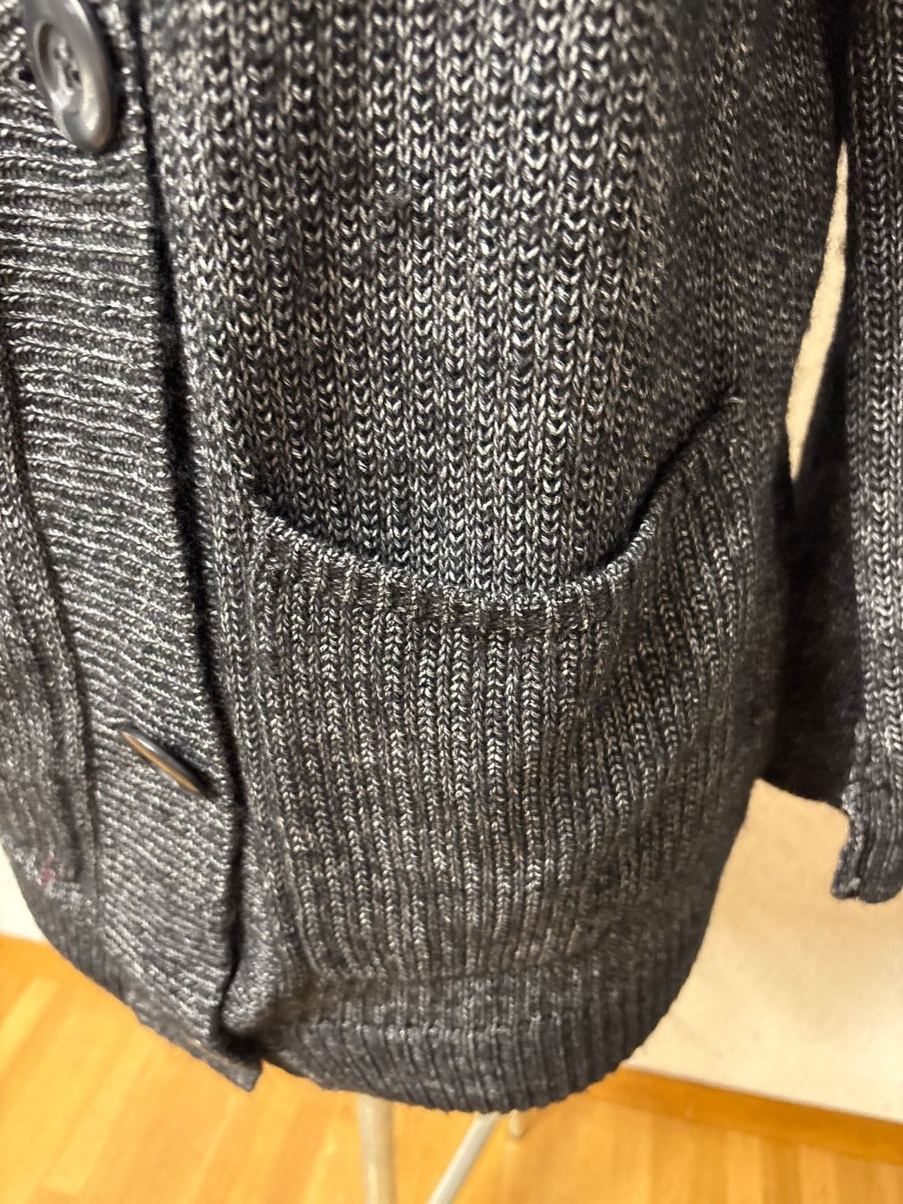 Nile Giacche: Schöne Strickjacke Nile XS mit passendem Nile Loop – Nuovo (secondo la descrizione) da Maienfeld venduto da 8796 2