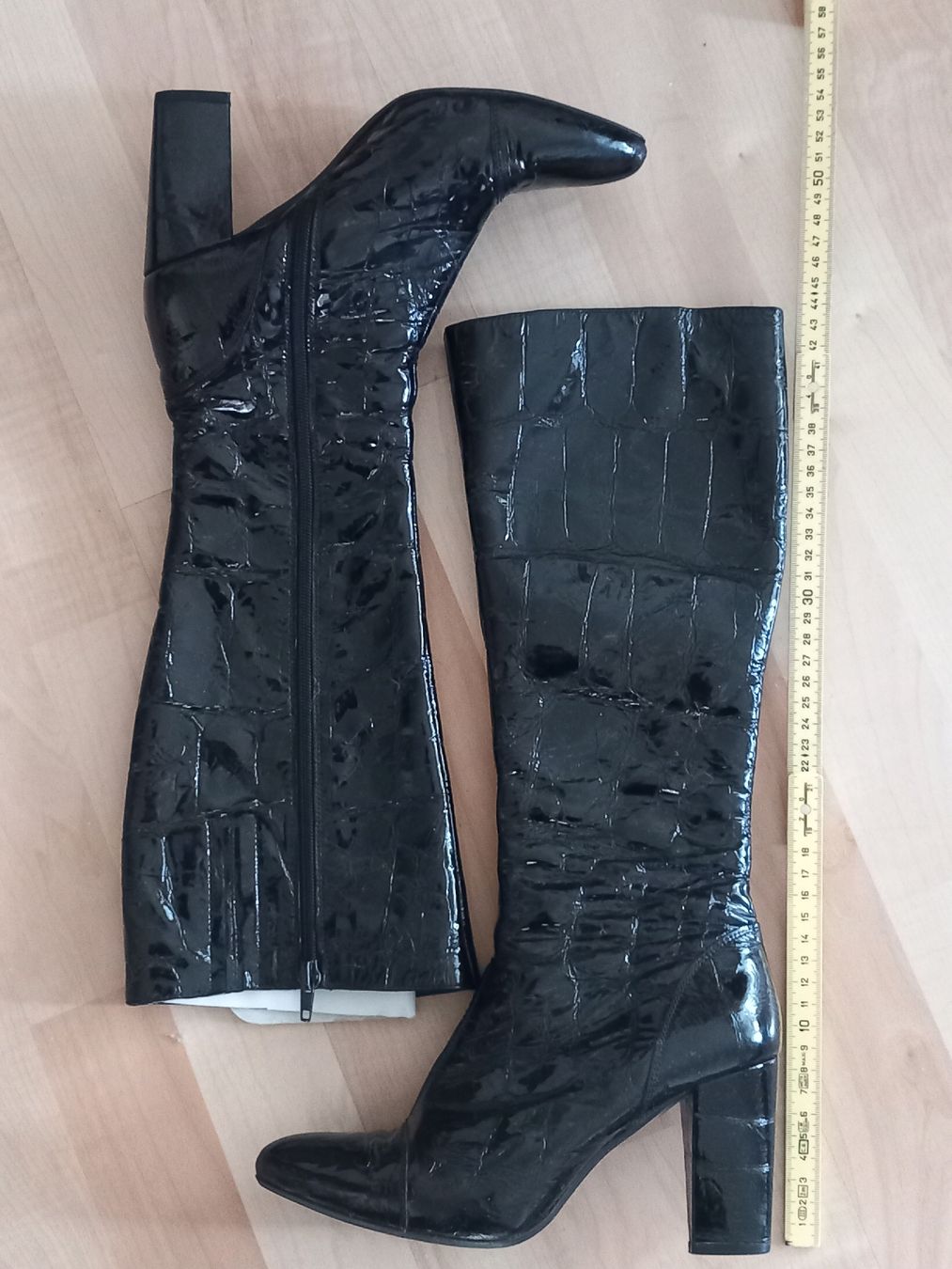 Damenschuhe: Echte Lackleder-Stiefel Gr. 37 – Gebraucht aus Wanzwil von lonelybeachhouse