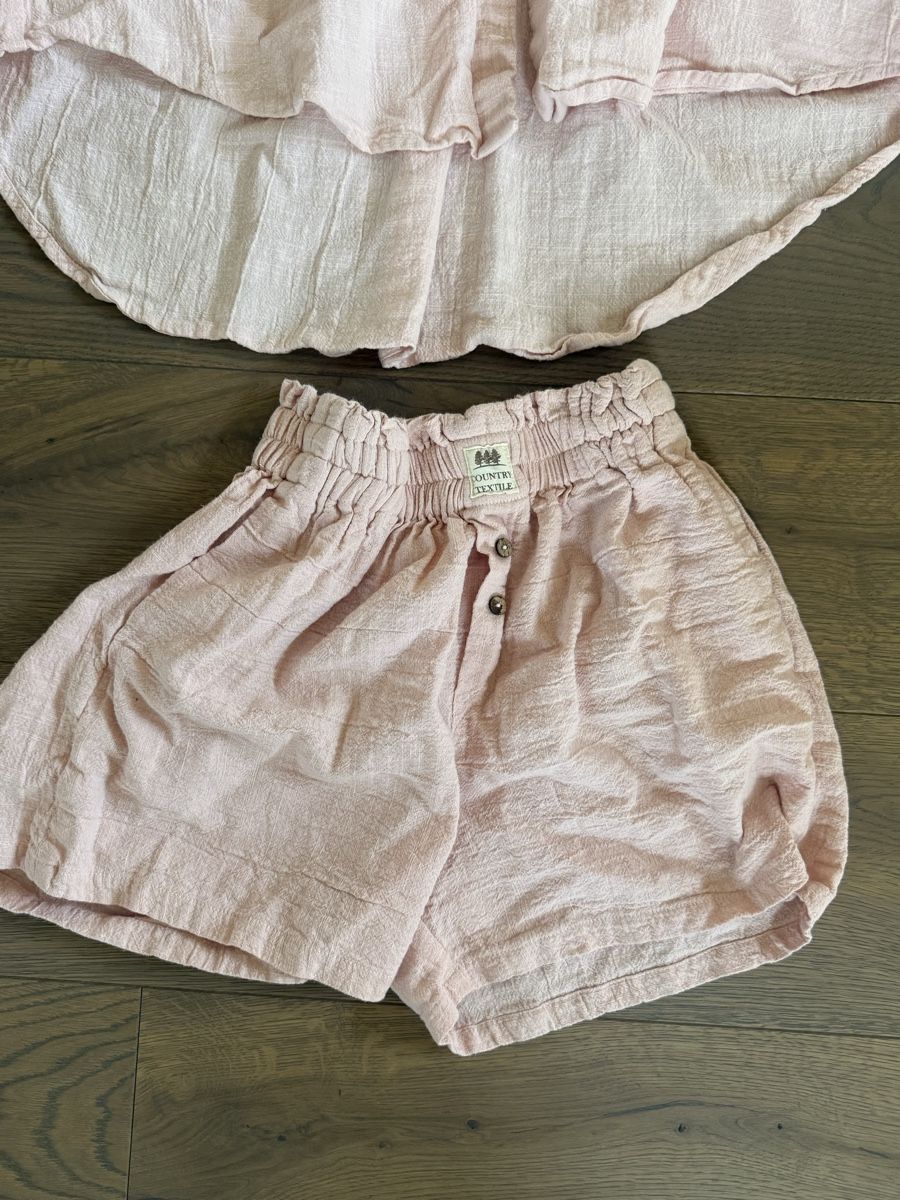 Lotti di vestiti: Shirt and shorts set – Usato da Zürich venduto da Bellinka23 1