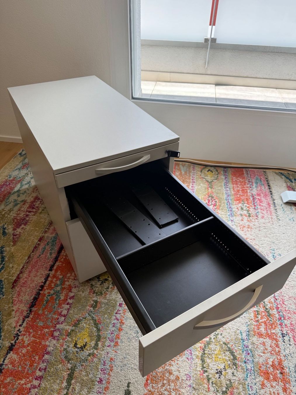Banconi: Rollcontainer Steelcase lichtgrau, mit Schlüssel – Usato da Wabern venduto da ais_d8lb 3