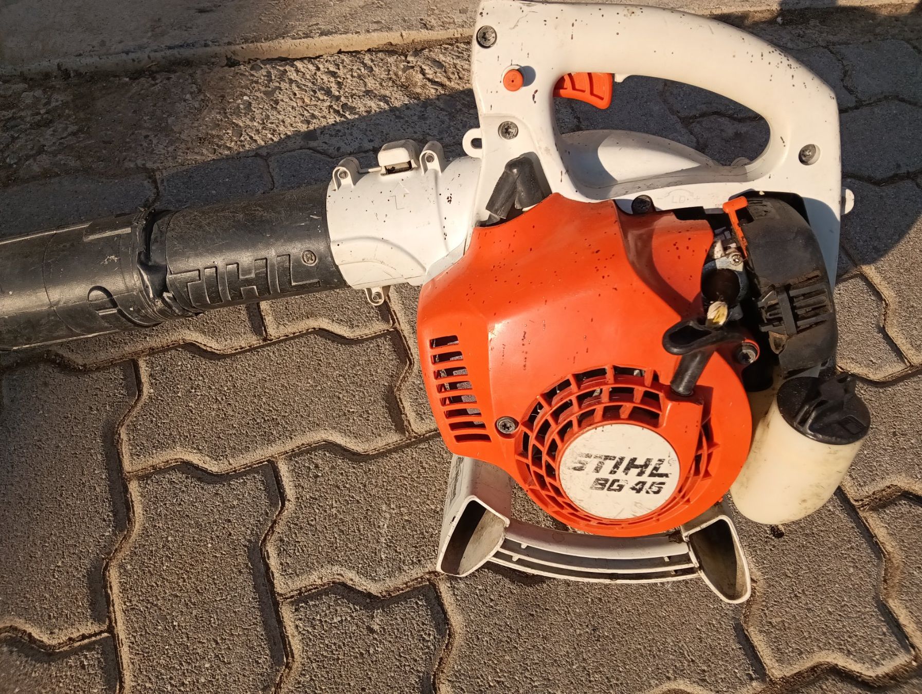 Stihl Aspirateurs & souffleurs à feuilles: Laubbläser Stihl – Défectueux à Kloten par Befe12