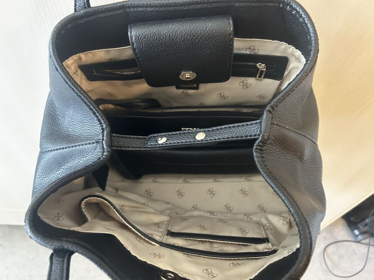 Guess Sacs femmes: Guess Handtasche – D'occasion à Zürich par ani4ka 2