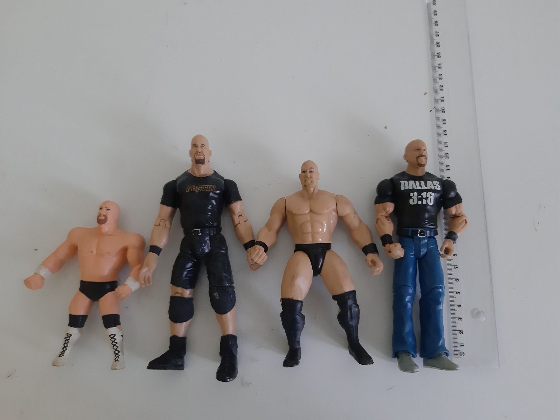 WWE Figurines: WWE Lot  4 Action Figure - "Stone Cold" Steve Austin – D'occasion à Buchs SG par Bray_Law 3