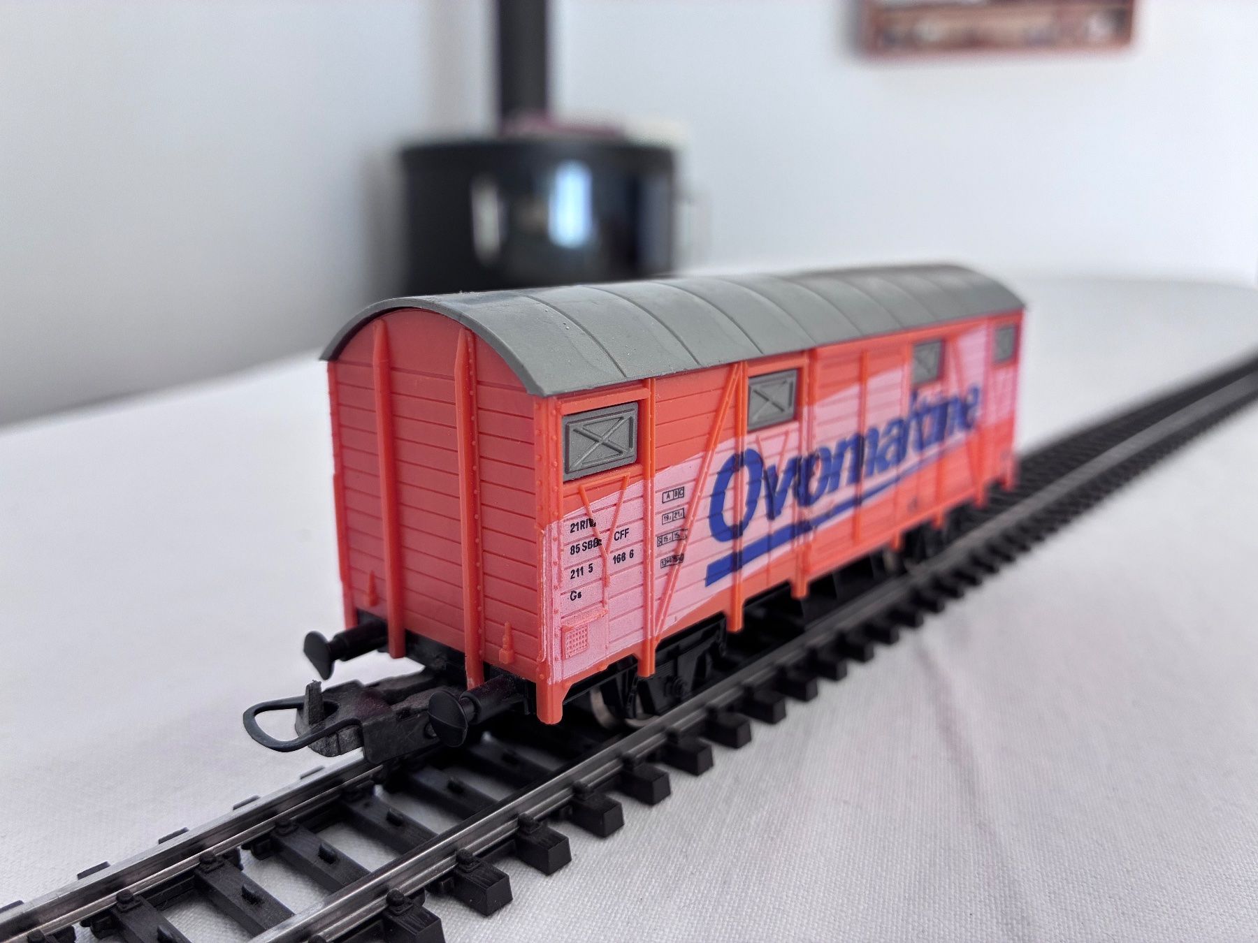 Lima Modellini di ferrovie: Spur H0 - Lima - Ovomaltine – Usato da Tagelswangen venduto da GP_007_008 2