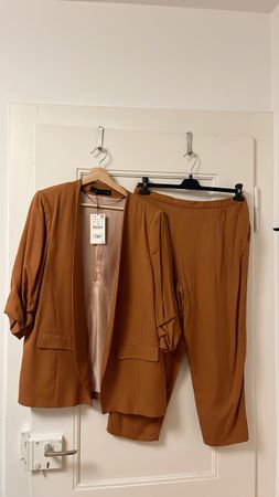 Zara Women's Suit - New with Tags - Stylish Autumn Look!