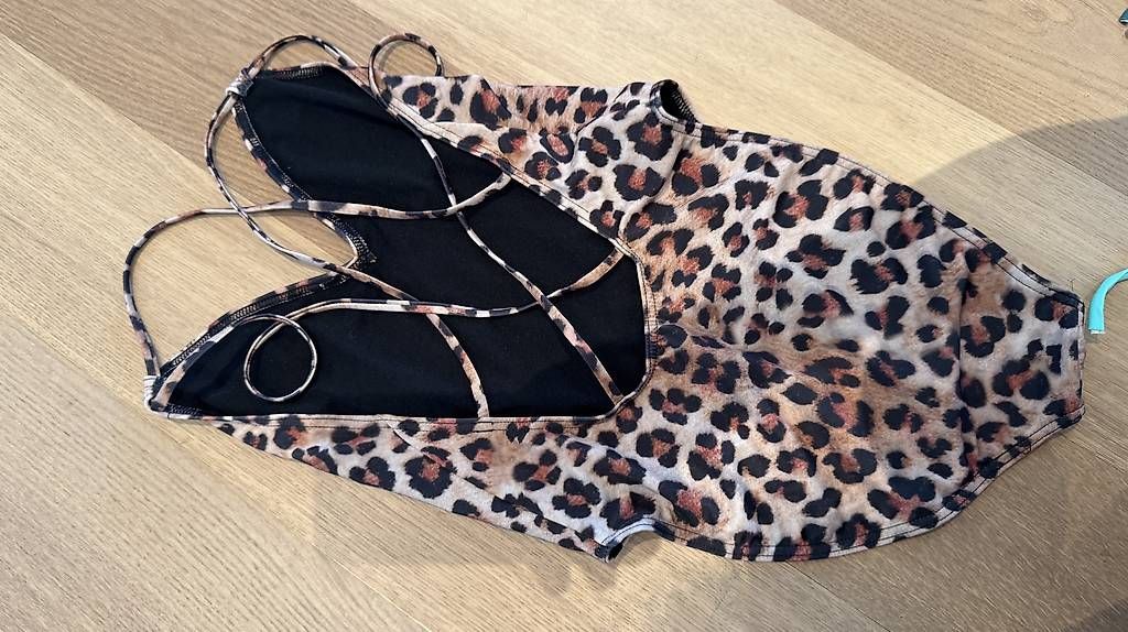 Badekleider & Bikinis: Badekleid Leopard Gr. S  – Gebraucht aus Steinhausen von inmumi
